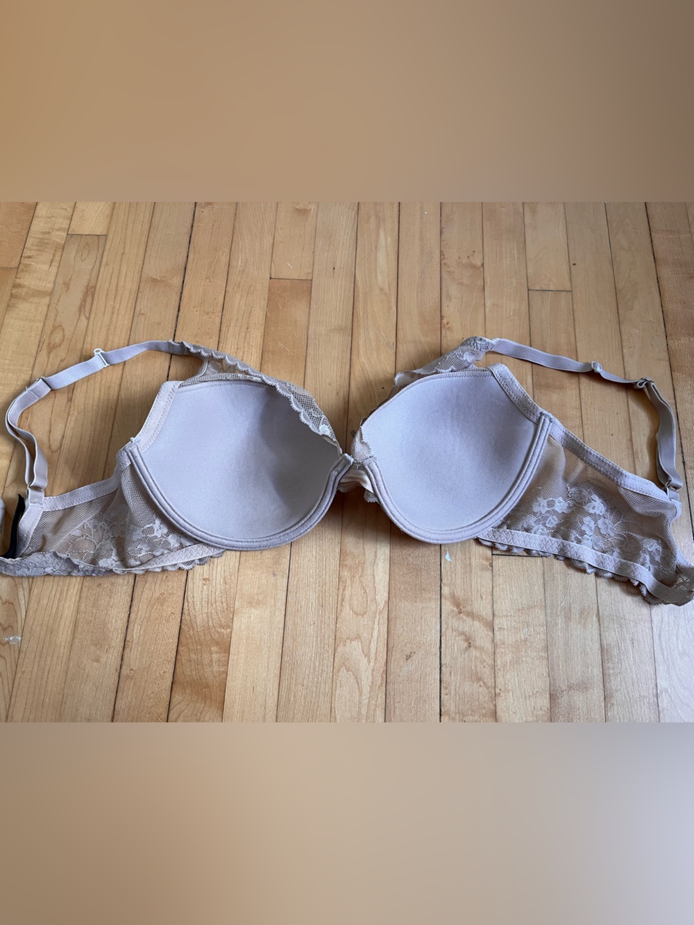 Macy’s Lace Bra - Picture 3 of 3